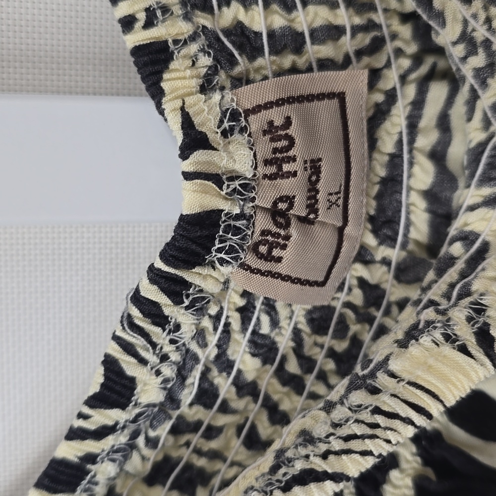 Vintage Rayon Black and Cream Graphic Fitted Camisole Tank - Picture 2 of 4